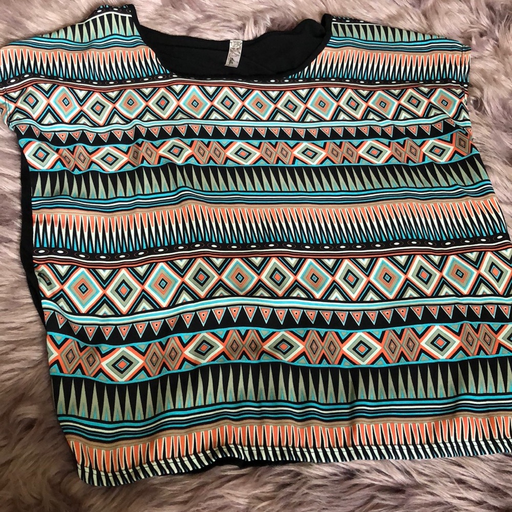 Bella D aztec print top